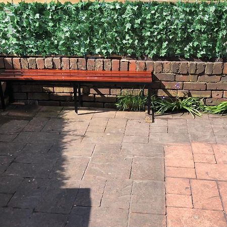 An Extra Large Room With Patio & Own Front Entrance Rotherham Rawmarsh Екстер'єр фото